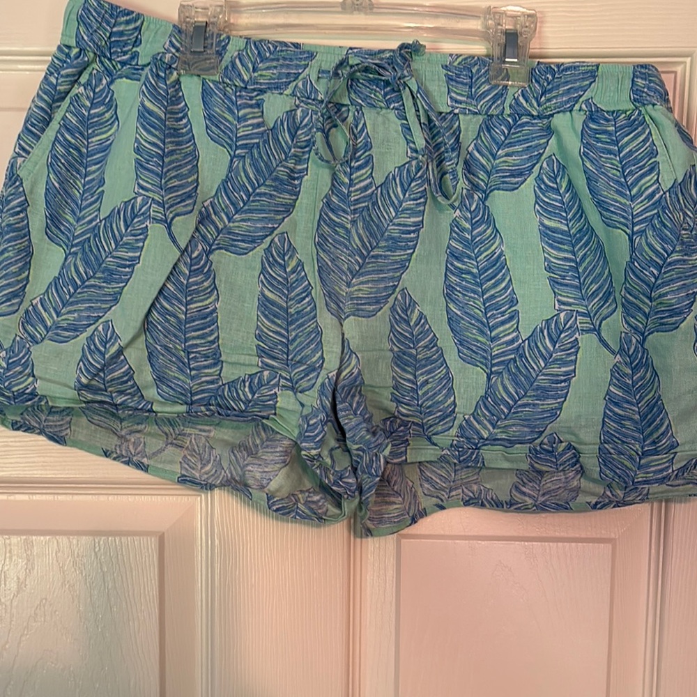 Vineyard Vines elastic tie Waist Blue and Green Shorts